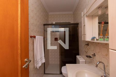 Casa para alugar com 250m², 4 quartos e 2 vagasBanheiro Social