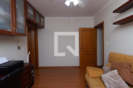 Casa para alugar com 250m², 4 quartos e 2 vagasEscritório