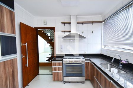 Apartamento à venda com 180m², 3 quartos e 2 vagasCozinha