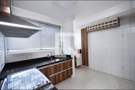 Apartamento à venda com 180m², 3 quartos e 2 vagasCozinha