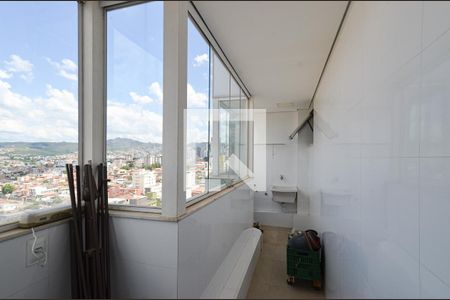 Apartamento à venda com 180m², 3 quartos e 2 vagasÁrea serviço