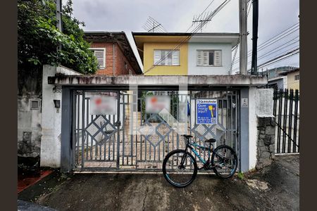 Casa à venda com 138m², 3 quartos e 2 vagasFachada