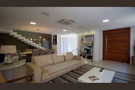 Sala de casa de condomínio à venda com 5 quartos, 244m² em Vargem Grande, Rio de Janeiro