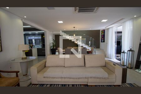 Sala de casa de condomínio à venda com 5 quartos, 244m² em Vargem Grande, Rio de Janeiro