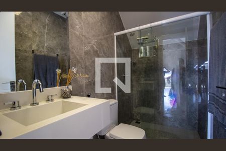 Casa de condomínio à venda com 244m², 5 quartos e 2 vagas Casa de condomínio à venda com 244m², 5 quartos e 2 vagasBanheiro do Sotão