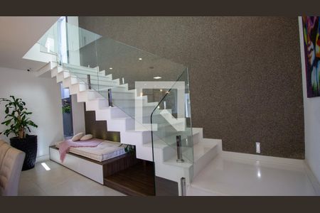 Sala de casa de condomínio à venda com 5 quartos, 244m² em Vargem Grande, Rio de Janeiro
