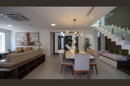 Sala de casa de condomínio à venda com 5 quartos, 244m² em Vargem Grande, Rio de Janeiro