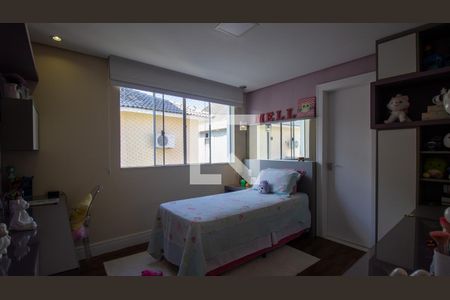 Casa de condomínio à venda com 244m², 5 quartos e 2 vagas Casa de condomínio à venda com 244m², 5 quartos e 2 vagasSuíte 2