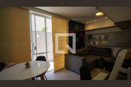 Casa de condomínio à venda com 244m², 5 quartos e 2 vagas Casa de condomínio à venda com 244m², 5 quartos e 2 vagasBrinquedoteca