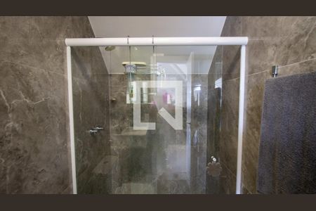 Casa de condomínio à venda com 244m², 5 quartos e 2 vagas Casa de condomínio à venda com 244m², 5 quartos e 2 vagasBanheiro do Sotão