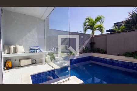 Casa de condomínio à venda com 244m², 5 quartos e 2 vagas Casa de condomínio à venda com 244m², 5 quartos e 2 vagasPiscina e Sauna