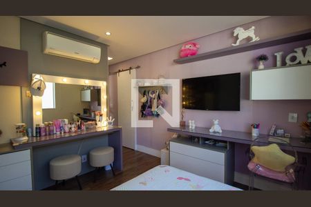 Casa de condomínio à venda com 244m², 5 quartos e 2 vagas Casa de condomínio à venda com 244m², 5 quartos e 2 vagasSuíte 2