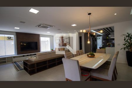 Sala de casa de condomínio à venda com 5 quartos, 244m² em Vargem Grande, Rio de Janeiro