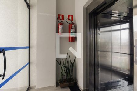 Apartamento à venda com 40m², 1 quarto e sem vagaCondomínio - Elevador 
