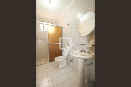 Casa de condomínio à venda com 200m², 3 quartos e 2 vagas Casa de condomínio à venda com 200m², 3 quartos e 2 vagasBanheiro