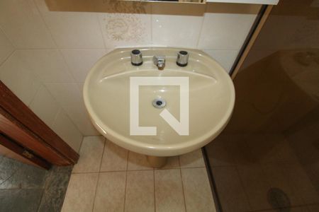 Casa de condomínio à venda com 200m², 3 quartos e 2 vagas Casa de condomínio à venda com 200m², 3 quartos e 2 vagasSuíte