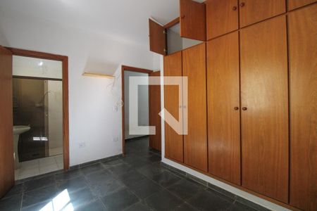 Casa de condomínio à venda com 200m², 3 quartos e 2 vagas Casa de condomínio à venda com 200m², 3 quartos e 2 vagasSuíte