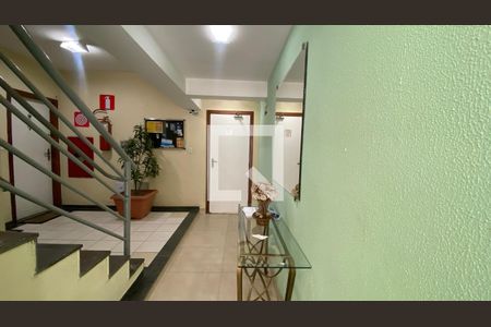 Hall de entrada de apartamento para alugar com 2 quartos, 75m² em Buritis, Belo Horizonte