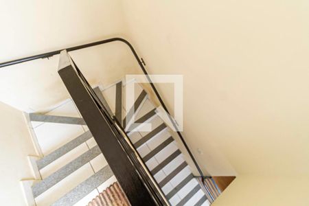 Apartamento à venda com 108m², 2 quartos e 1 vagaEscada