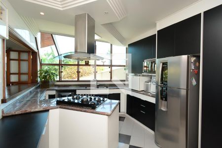 Casa à venda com 273m², 4 quartos e 2 vagasCozinha