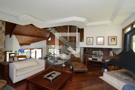 Casa à venda com 273m², 4 quartos e 2 vagasSala