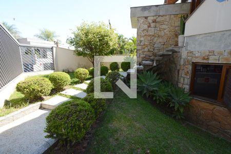 Casa à venda com 273m², 4 quartos e 2 vagasFachada