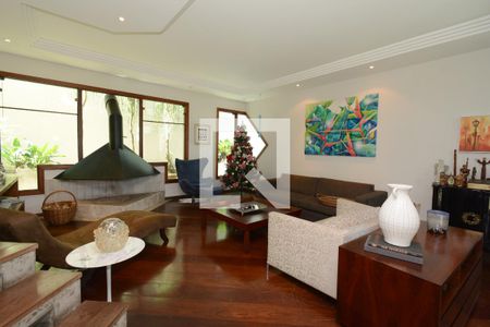 Casa à venda com 273m², 4 quartos e 2 vagasSala