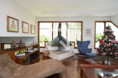 Casa à venda com 273m², 4 quartos e 2 vagasSala