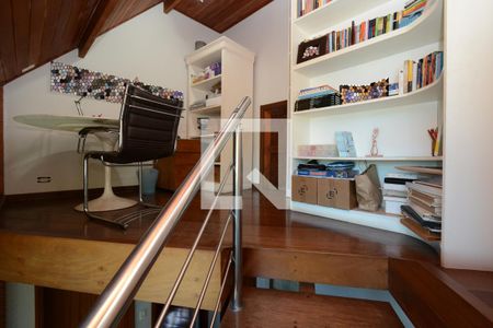 Casa à venda com 273m², 4 quartos e 2 vagasEscritório