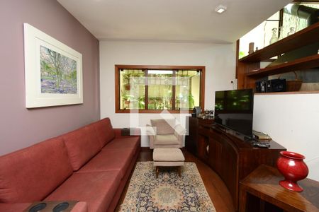 Casa à venda com 273m², 4 quartos e 2 vagasSala de TV