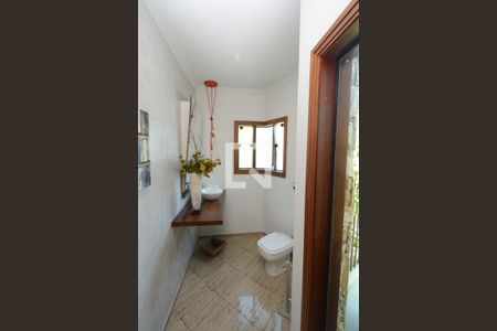 Casa à venda com 273m², 4 quartos e 2 vagasLavabo