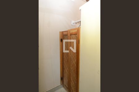 Casa à venda com 273m², 4 quartos e 2 vagasEntrada de serviço