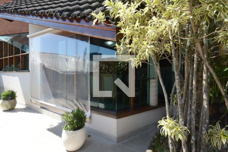 Casa à venda com 273m², 4 quartos e 2 vagasQuintal