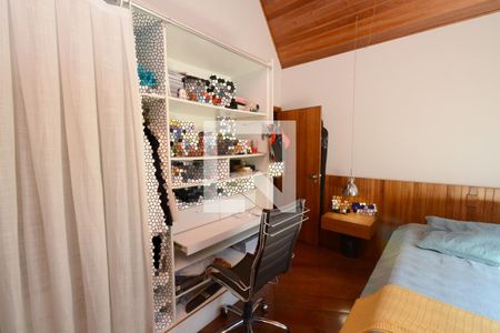 Casa à venda com 273m², 4 quartos e 2 vagasQuarto 2