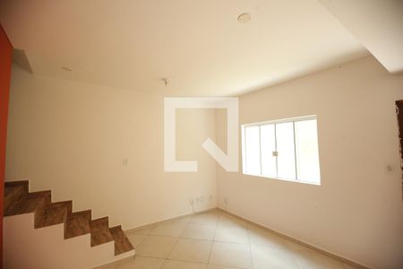 Sala de casa para alugar com 2 quartos, 70m² em Jardim Sapopemba, São Paulo