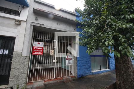 Casa à venda com 240m², 2 quartos e 4 vagasFachada