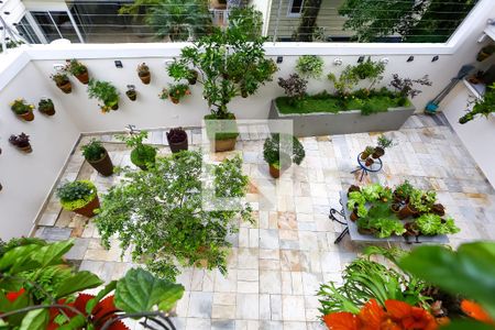 Casa à venda com 380m², 4 quartos e 4 vagasvista