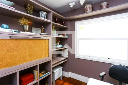 Casa à venda com 380m², 4 quartos e 4 vagasEscritório