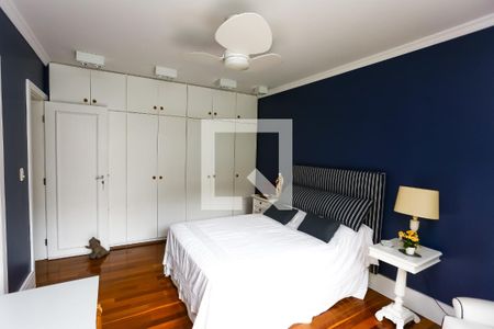 Casa à venda com 380m², 4 quartos e 4 vagassuíte 2