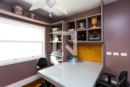 Casa à venda com 380m², 4 quartos e 4 vagasEscritório