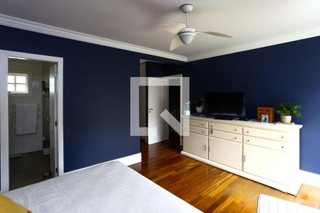 Casa à venda com 380m², 4 quartos e 4 vagassuíte 3