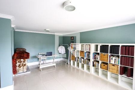 Casa à venda com 380m², 4 quartos e 4 vagasÁrea comum - Salão de festas