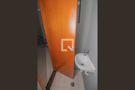 Casa à venda com 217m², 3 quartos e 4 vagasBanheiro de serviço