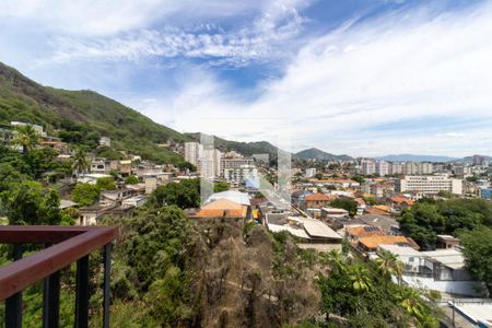Apartamento à venda com 63m², 2 quartos e 1 vagaÁrea de Serviço Vista