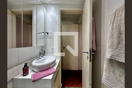 Apartamento à venda com 95m², 3 quartos e 2 vagas Apartamento à venda com 95m², 3 quartos e 2 vagasBanheiro Social