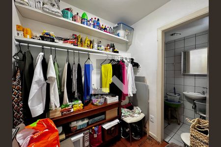 Apartamento à venda com 95m², 3 quartos e 2 vagas Apartamento à venda com 95m², 3 quartos e 2 vagasQuarto de Serviço