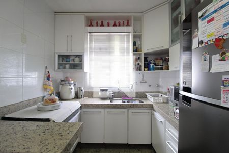 Apartamento à venda com 182m², 4 quartos e 2 vagasCozinha