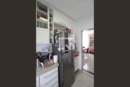 Apartamento à venda com 182m², 4 quartos e 2 vagasCozinha