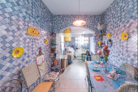 Casa à venda com 150m², 2 quartos e 2 vagas Casa à venda com 150m², 2 quartos e 2 vagasCozinha