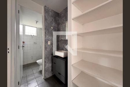 Apartamento para alugar com 51m², 2 quartos e 1 vaga Apartamento para alugar com 51m², 2 quartos e 1 vagaBanheiro